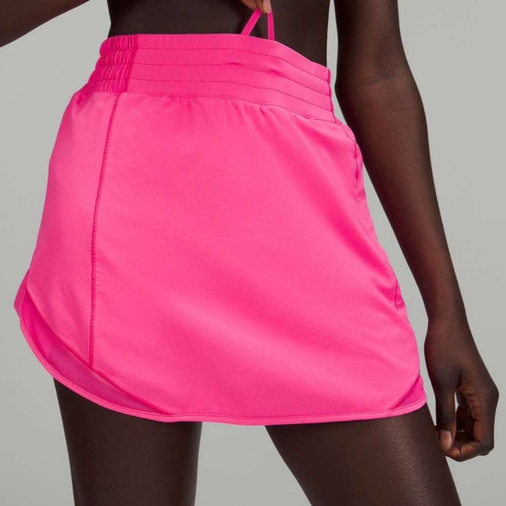 Hotty Hot High-Rise Skirt in Sonic Pink